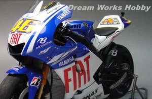 Galardonado Construido 1/12 YAMAHA YZR-M1 09 Valentino Rossi + Carbono + Metal + Reconstruido - Imagen 1 de 24