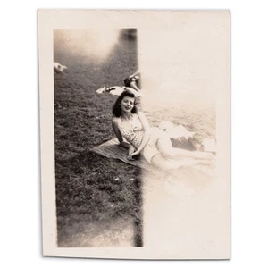 Foto felpa del soldato - foto portafoglio seconda guerra mondiale - perdita leggera - donna che prende il sole - Foto 1 di 2