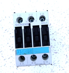 Siemens 3RT1025-1A Contactor - Picture 1 of 2