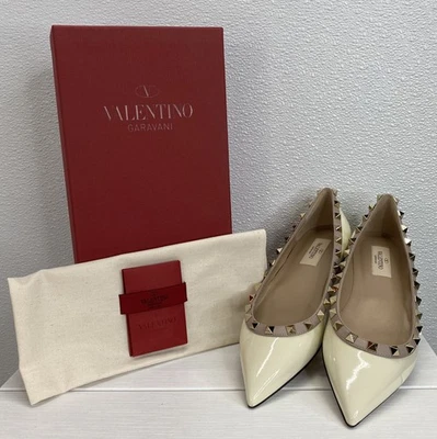 Ballet Rockstud Valentino Garavani charol para mujer talla 7,5 marfil cuero poudre Foto 1 de 4