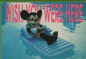 Vintage Disney Postkarte Wish You Were Here Mickey Mouse auf einem Floß Florida  - Bild 1 von 4