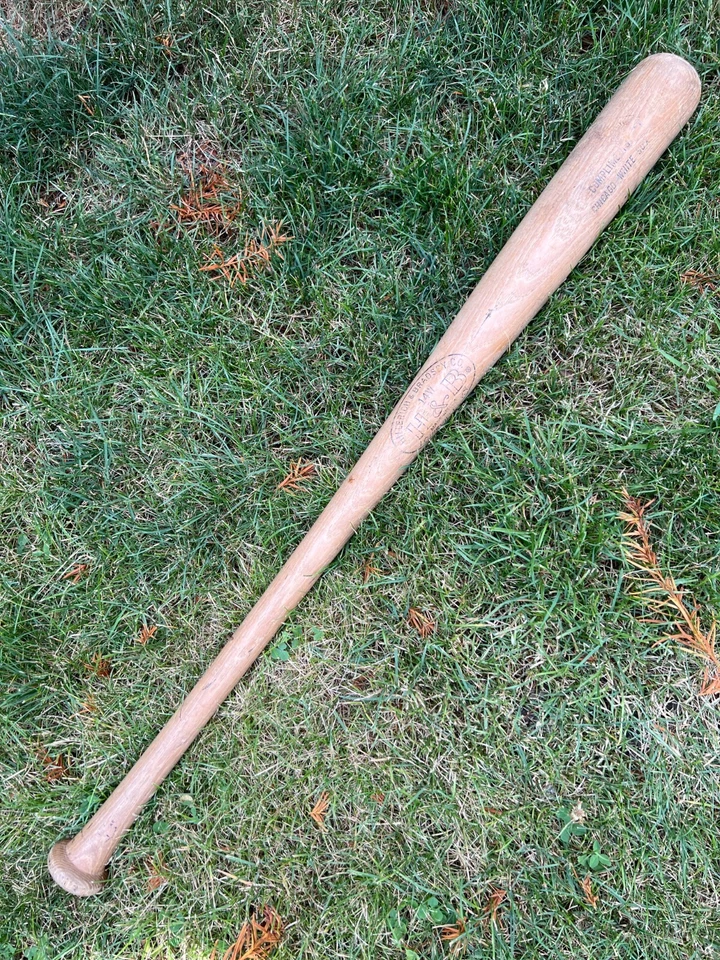 Vintage Hillerich Bradsby Wood Baseball Bat 14W Brown Chicago White Sox USA - Image 1 of 4