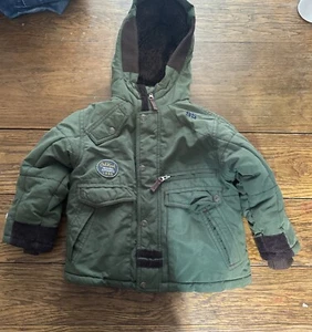 Oshkosh B'gosh Bubble Hoodie Jacket For Boys Army Green Front Pockets Sz 5 - Picture 1 of 6