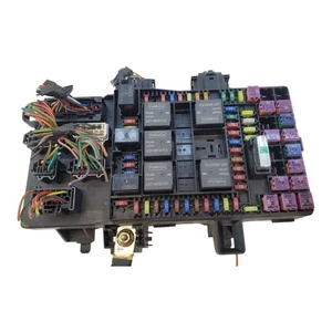 4L1T-14A067-AD 2004 Ford Expedition Lincoln Navigator Fuse Box Relay Unit OEM - Picture 1 of 4