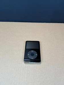 Apple iPod Classic A1136 30GB Nero Testato Leggi!!! - Foto 1 di 7
