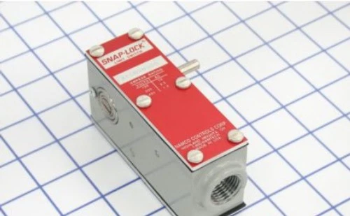 EA150-30500 Namco Controls Limit Switches, Snap-Lock EA150 Series Limit Switch, - Image 1 of 1