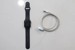 Apple Watch Series 1 (38mm) Space Gray - For Parts/Repair - Picture 1 of 1