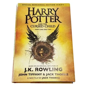 Harry Potter and the Cursed Child Special Rehearsal Edition Script New - Imagen 1 de 4