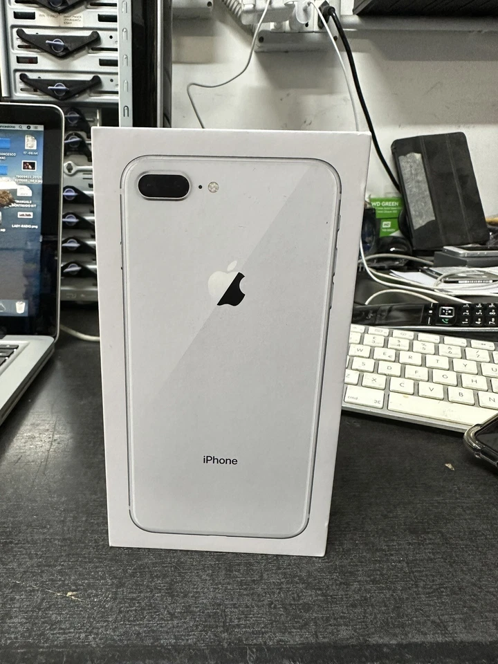 Apple iPhone 8 Plus SOLO SCATOLA Originale 64gb Silver - NO ACCESSORI - Immagine 1 di 3