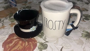 Tazza Rae Dunn Frosty Il pupazzo di neve FROSTY con top cappello topper/coperchio *Nuova - Foto 1 di 4