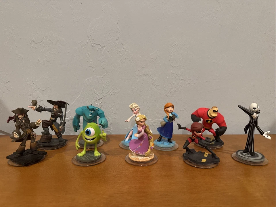 Disney/Pixar Infinity Personaje 2.0 Lote de 10 Figuras, Frozen, POC, Monstruos, etc. Foto 1 de 1