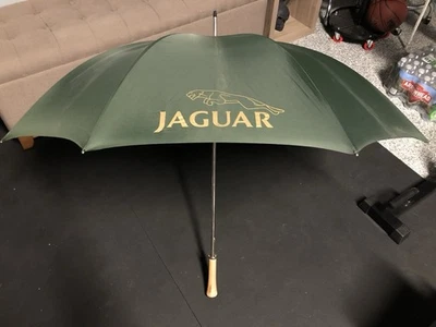 Paraguas verde Jaguar muy resistente con mango de madera vintage Foto 1 de 4