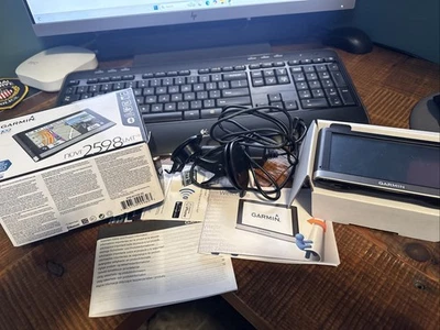 Garmin Nuvi 2598 LMTHD GPS Navigation System Car Bundle USED - Image 1 of 3
