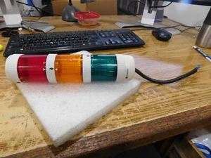 Telemecanique rot, orange und grün Mini-Stapel Leuchtfeuer Licht - Bild 1 von 2