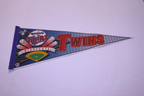 Minnesota Twins Vintage Pennant WinCraft Cover