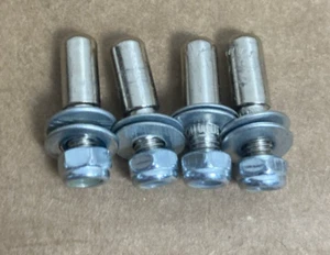 Medline K4 Rollstuhl - 4 Fußstützenaufhänger Stifte Unterlegscheiben Muttern Größe 10 Schraube - Bild 1 von 1