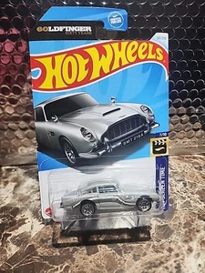 Error !!!!!! Aston Martin 1963 DB5 2024 Hot Wheels Goldfinger James Bond 007 - Picture 1 of 4