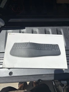 Microsoft LXM-00001 Model 1878 Przewodowa ergonomiczna klawiatura USB 2.0 Czarna PRZETESTOWANA - Zdjęcie 1 z 8