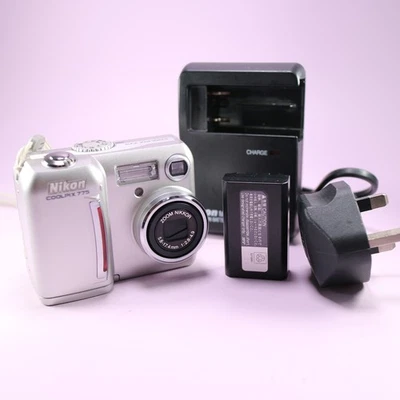 Nikon Digital Camera Coolpix 775 2.1MP Silver Tested With Battery and Charger - Image 1 of 4
