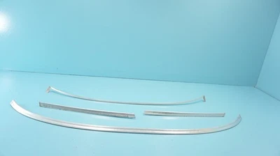 MERCEDES--BENZ R107 560SL 380SL, JUEGO DE MOLDURAS CROMADAS REDONDAS PARABRISAS DELANTERO Foto 1 de 4