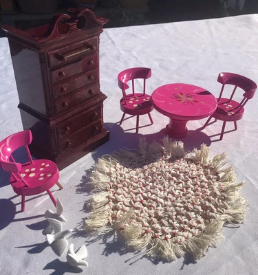 Conjunto de jantar vintage casa de bonecas miniatura 1:12 cadeiras de mesa rosa armário de plástico banco - Imagem 1 de 4