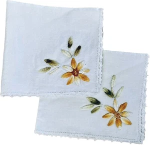Vtg Set Hand Embroidered Needlepoint Linen Tableware Napkins Floral Motif GUC - Picture 1 of 5