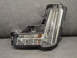 DAÑADO 2015-2020 CADILLAC ESCALADE INTERMITENTE IZQUIERDO LUZ ANTINIEBLA CONDUCTOR 23239233 - Imagen 1 de 24