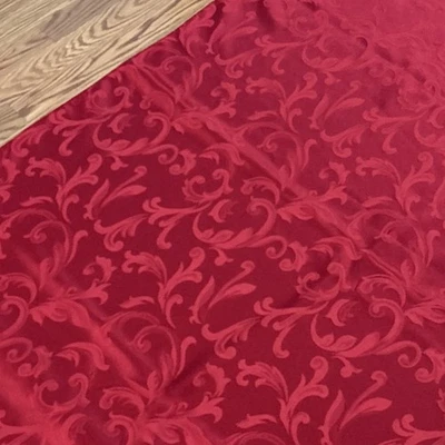 Toalha de mesa jacquard poinsétia vermelha damasco Natal 100” X 59” e corredor acolchoado - Imagem 1 de 4
