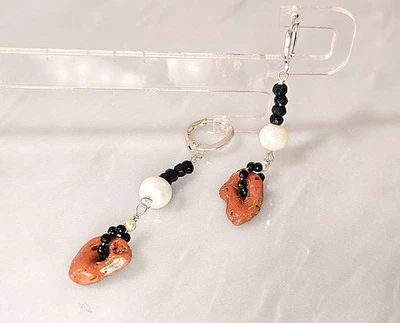 Orecchini: argento 925, perle, spinello nero, corallo - Immagine 1 di 4