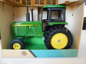Vintage 1989 Ertl 1:16th Scale John Deere 4255 Row Crop Tractor, #5583, NIB - Picture 1 of 13