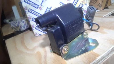 Bobina de encendido Nissan 22448-90W10 para Nissan 720 1986 2,4 L 22448-90w10 Foto 1 de 3