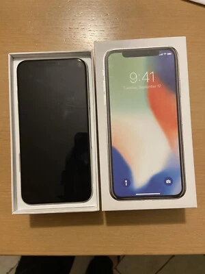 Apple iPhone X - 256GB - Argento perfetto - Immagine 1 di 4