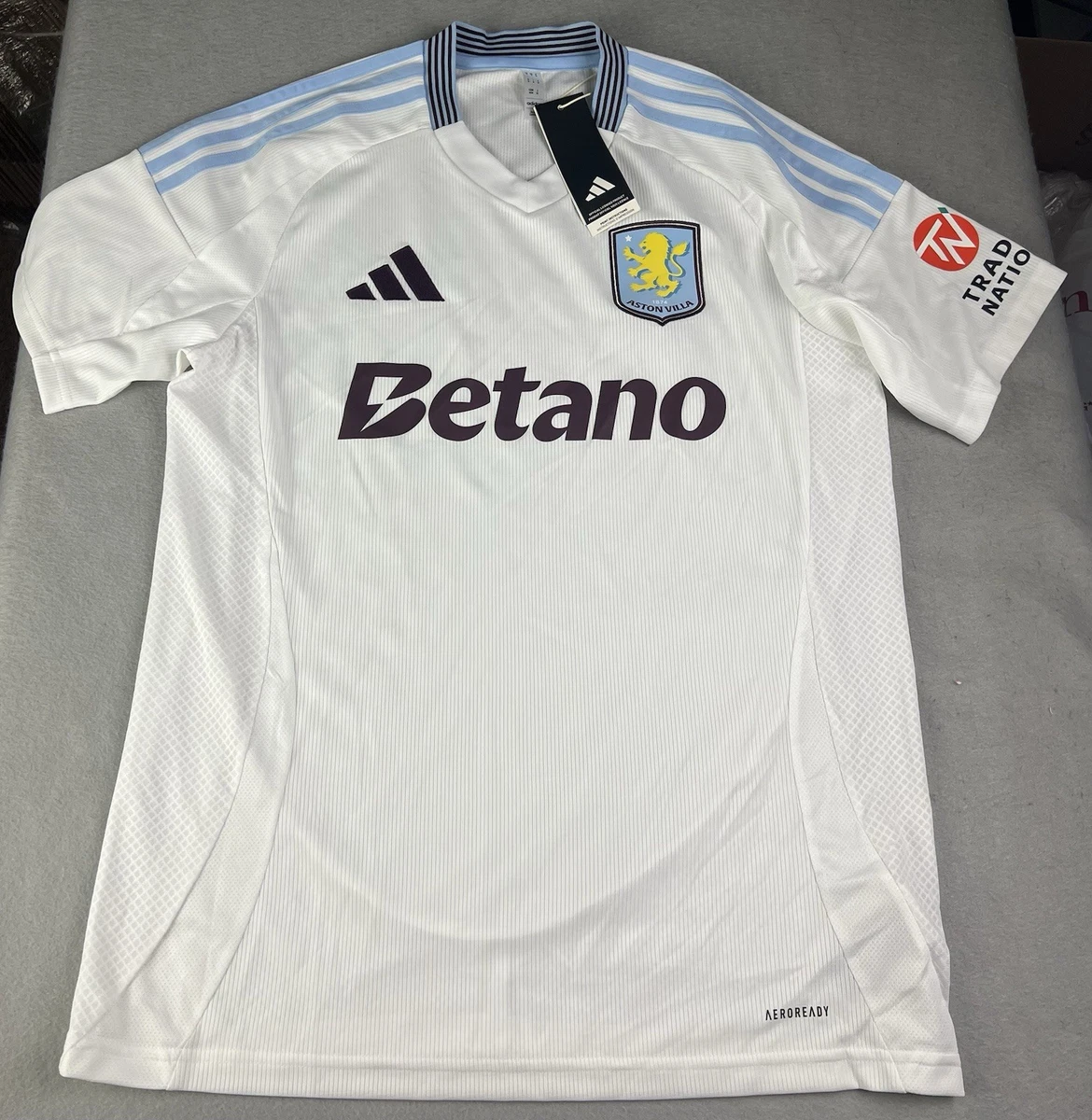 Las mejores ofertas en Aston Villa Club Internacional Blanco