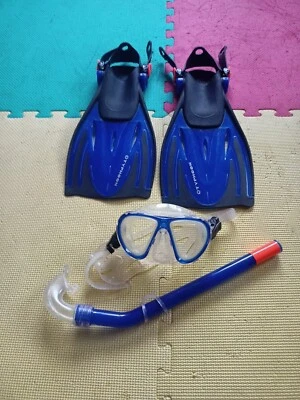 Typhoon fins child UK size 9-12 plus seac glass lensed goggles and snorkel  - Image 1 of 4
