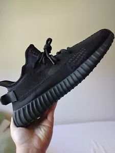 Size 11.5 - adidas Yeezy Boost 350 V2 Low Onyx - Picture 1 of 8