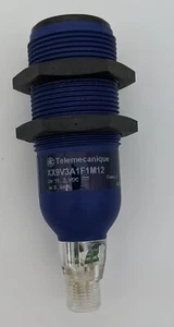 Telemecanique Ultrasonic sensor XX9V3A1F1M12 - Picture 1 of 4