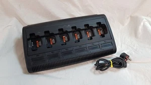 Motorola nntn8355a Oryginalna 6-drożna ładowarka do radia - Zdjęcie 1 z 12
