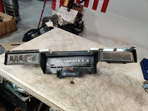 1973-1977 CHEVROLET MALIBU AND ELCAMINO CLUSTER GAUGE SPEEDOMETER 120 mph - Foto 1 di 18