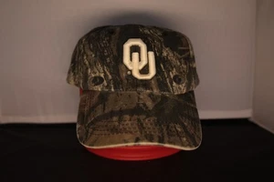 Cappellino regolabile Mossy Oak mimetico Oklahoma University Sooners - Foto 1 di 3