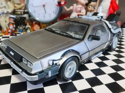 1 18 Sunstar Back to the Future DeLorean Time Machine Mini Car - Image 1 of 4