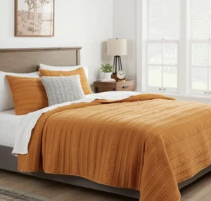Threshold Lofty Velvet Quilt Dark Gold Full/Queen Nwot - Picture 1 of 4