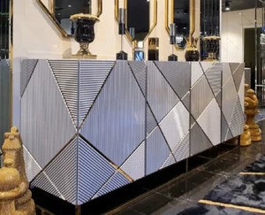 Casa Padrino Luxus Sideboard Weiß-Grau / Gold 220 x 50 x H. 86 cm - Wohnzimmer  - Bild 1 von 4