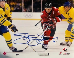 Steve Yzerman #19 Signed Auto Autograph Team Canada  Red Wings Photo  8x10 NHL - Picture 1 of 3