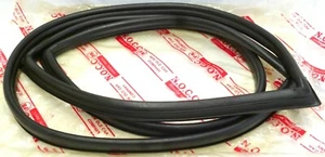 REAR WINDSCREEN WINDSHIELD RUBBER TO FIT DATSUN NISSAN SUNNY B310 - Picture 1 of 1