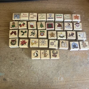 Lote de 35 sellos de goma de Navidad montados en madera 1,25" vacaciones invierno Santa usados - Imagen 1 de 9