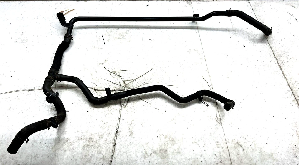 Conjunto de manguera de línea de refrigeración del motor delantero Audi Q7 2010-2015 OEM 3,0 L Foto 1 de 4