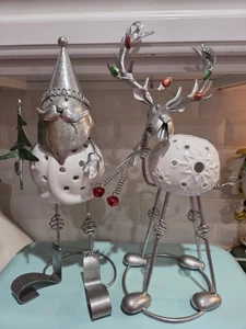 Pier One Weihnachtsmann und Rentier Metall Wackelkopf Teelicht Kerzenhalter Set - Bild 1 von 8