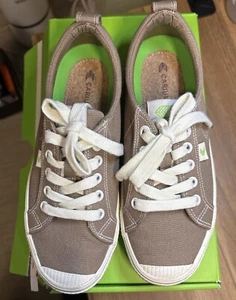 Cariuma OCA Low Burnt Sand Canvas Sneaker Size W 7/ M 5.5 Mens Womens Shoes - Picture 1 of 11