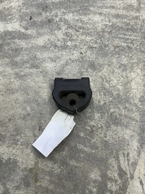 Conjunto de unidad de goma de montaje de buje de suspensión de tubo de escape 16-20 OEM Honda HRV HR-V  Foto 1 de 4