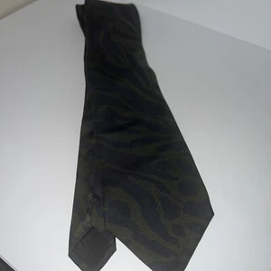 ESCADA 100% SILK Made in Italy Camo Green Black Men Tie - Picture 1 of 3